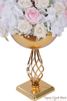 Metal Altın Burgulu Vazoda Yapay Gül Tanzimi 55 cm - 2